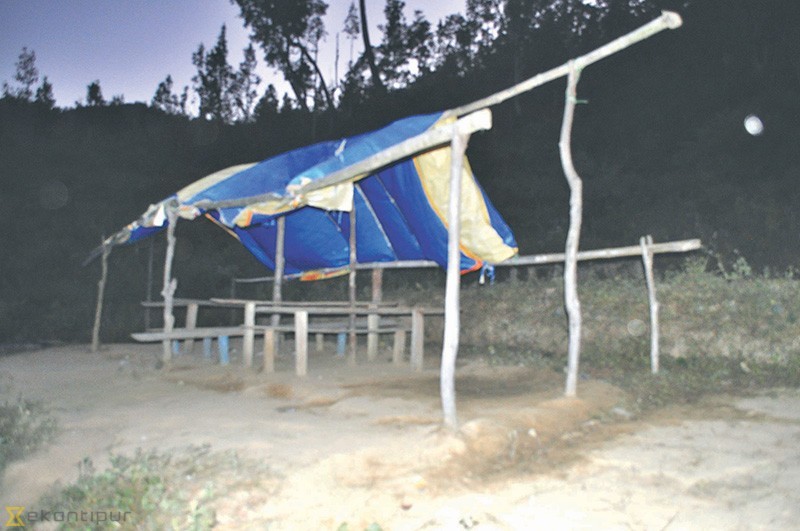 छ महिनादेखि त्रिपालमुनिको बास