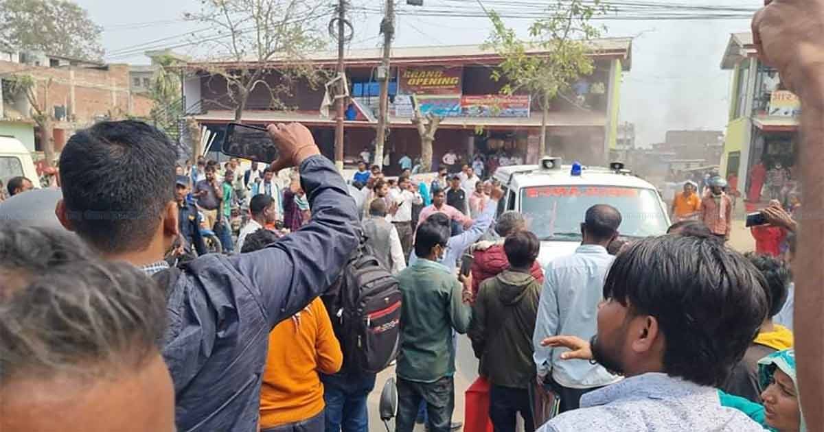 सिरहा बम विस्फोट अपडेट : गम्भीर घाइतेलाई हेलिकप्टरमार्फत काठमाडौं ल्याइदै
