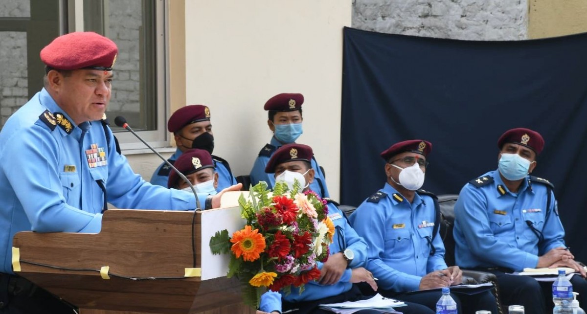 ललितपुर प्रहरी परिसर पसेर एआइजी पालको प्रवचन, 'आर्थिक लाभ लिएको मेरो कानमा नपरोस्'