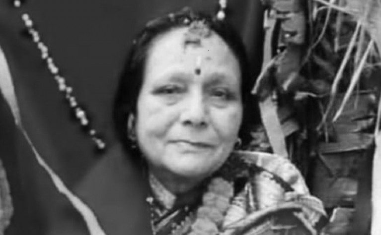 सबैका प्रिय अजरमानलाई मातृशोक
