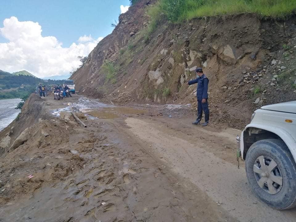अवरुद्ध सिद्धार्थ राजमार्ग खुल्यो