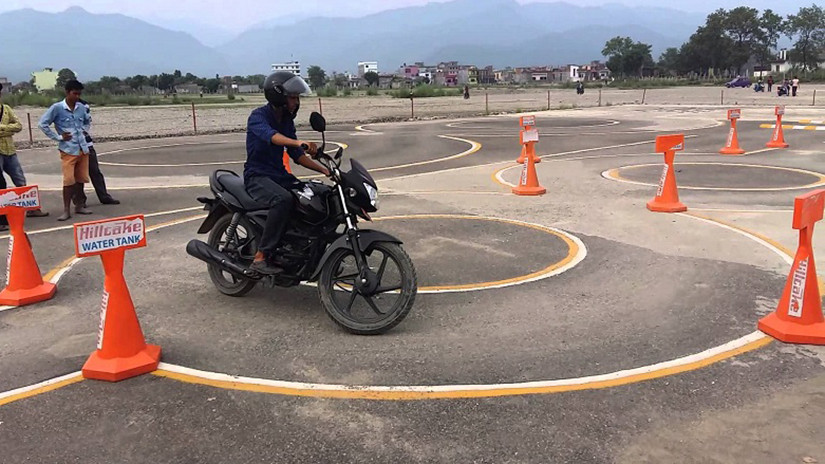 भाइको लाइसेन्सको ट्रायल दिन दाइ गएपछि...! 